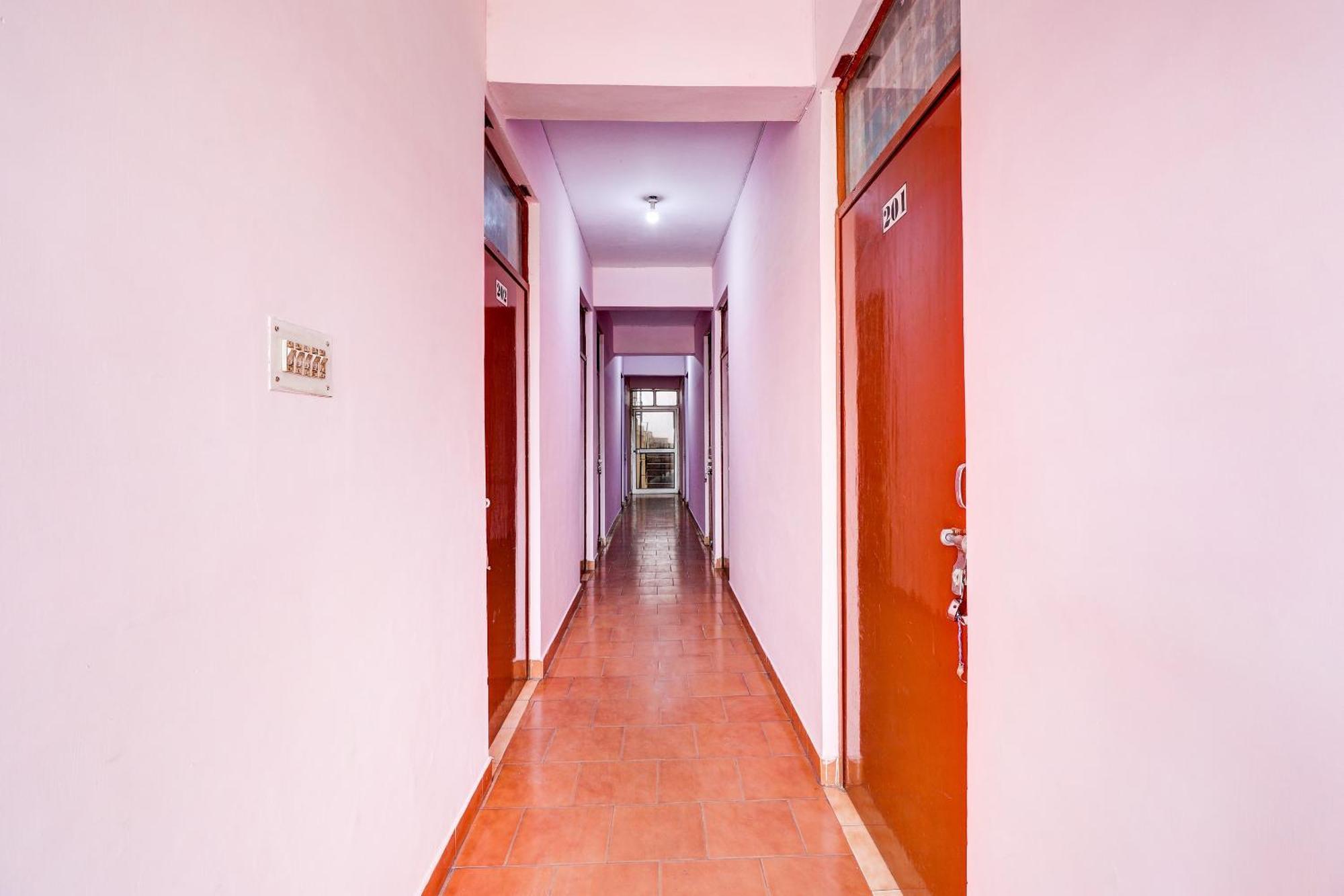 Hotel Collection O Vikas Nagar Post Office Formerly Metro Club And