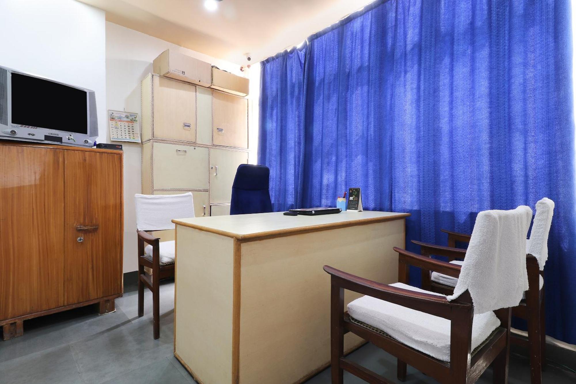 Collection O Vikas Nagar Post Office Formerly Metro Club And Hotel *