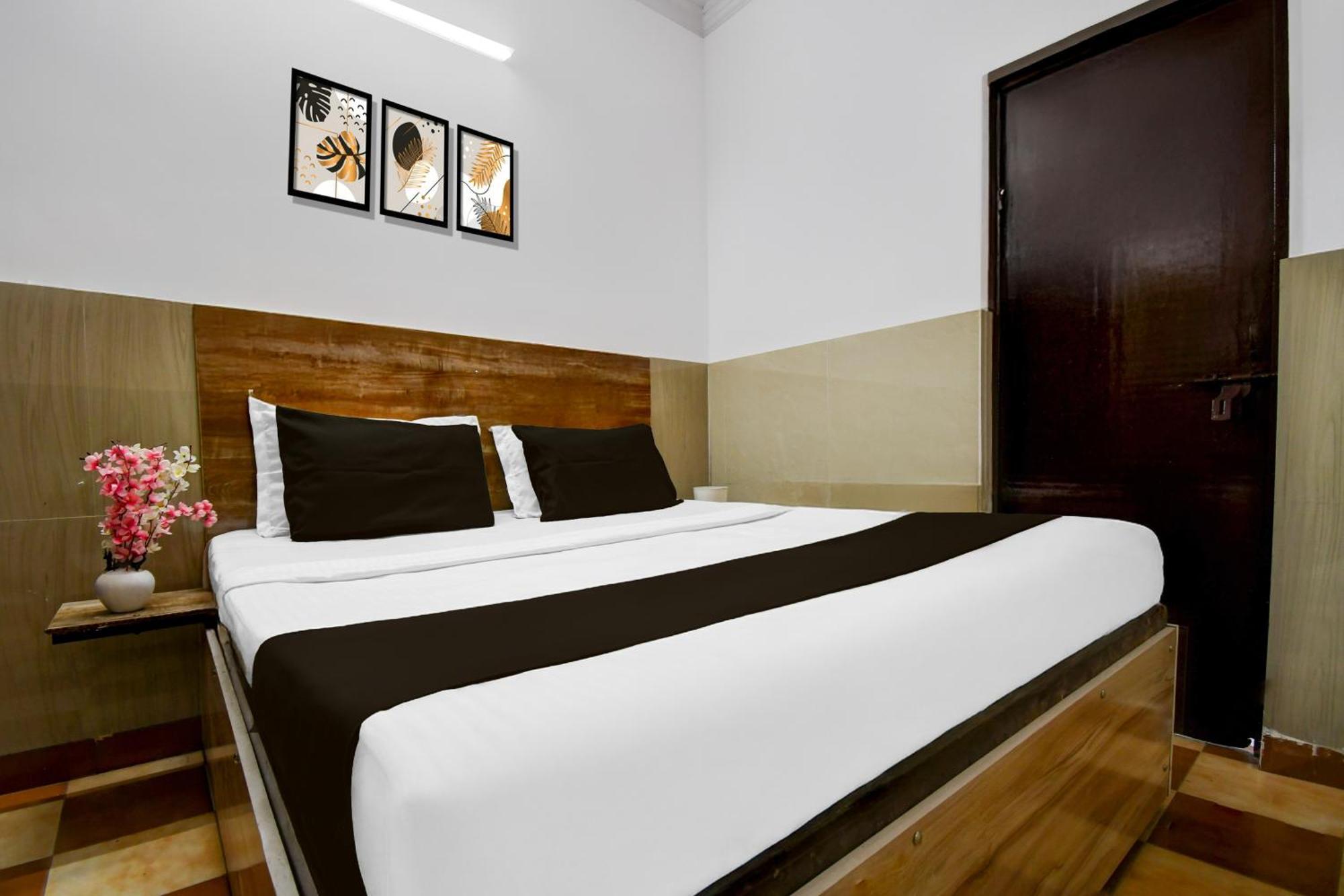 Hotel Collection O Vikas Nagar Post Office Formerly Metro Club And *